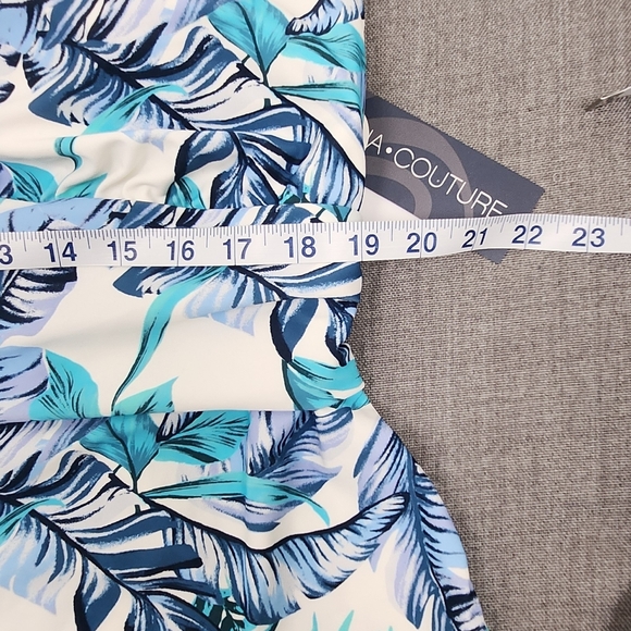 Aqua Couture blue and white tropical floral print tankini swim top. 2X - Picture 5 of 7